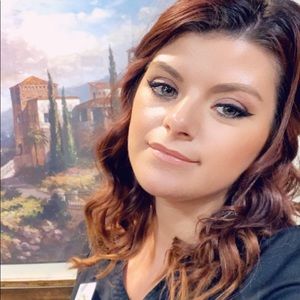 Meet your Posher, Saralyn